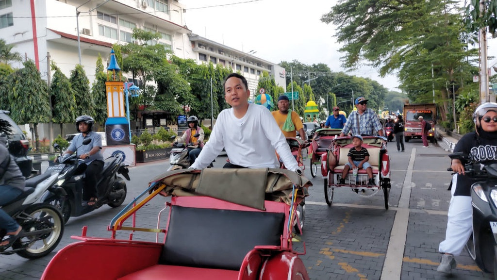 Respati Ardi Diminta Buatkan Jalur Khusus Becak di Solo Respati Ardi Diminta Buatkan Jalur Khusus Becak di Solo