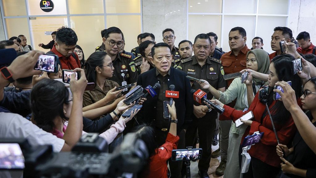 Jampidsus Kejagung Tak Takut Dilaporkan Dugaan Korupsi ke KPK Jampidsus Kejagung Tak Takut Dilaporkan Dugaan Korupsi ke KPK