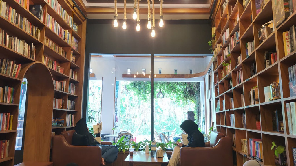 5 Toko Buku dan Perpustakaan Estetik di Jogja Utara 5 Toko Buku dan Perpustakaan Estetik di Jogja Utara