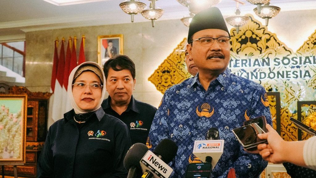 Gus Ipul Targetkan Uji Petik DTSEN Tuntas Sebelum Mei 2025 Gus Ipul Targetkan Uji Petik DTSEN Tuntas Sebelum Mei 2025
