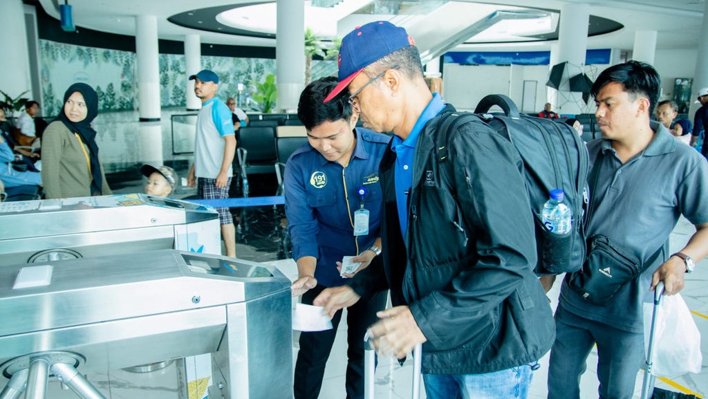 Arus Mudik Lebaran Lancar, ASDP Apresiasi Dukungan Semua Pihak Arus Mudik Lebaran Lancar, ASDP Apresiasi Dukungan Semua Pihak