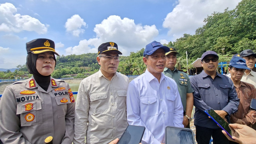 MenLH Sebut Luas Hutan Imogiri Berkurang Setengah Dibanding 2010 MenLH Sebut Luas Hutan Imogiri Berkurang Setengah Dibanding 2010