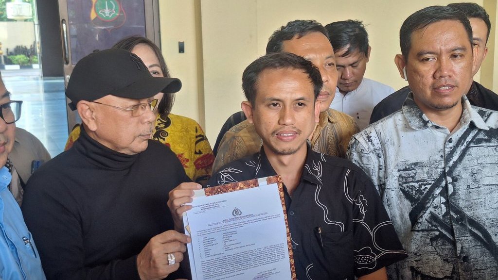 Roy Suryo Dilaporkan ke Polisi usai Menilai Ijazah Jokowi Palsu Roy Suryo Dilaporkan ke Polisi usai Menilai Ijazah Jokowi Palsu