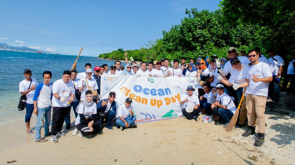 ASDP Merak Gelar Ocean Clean Up Day & Perkuat Pengelolaan Sampah ASDP Merak Gelar Ocean Clean Up Day & Perkuat Pengelolaan Sampah