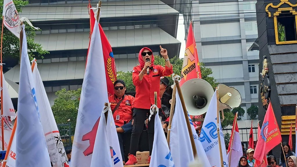 Hari Buruh di Semarang: Pecah Kubu, Beda Isu Hari Buruh di Semarang: Pecah Kubu, Beda Isu