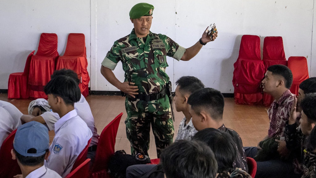 Daftar Pemerintah Daerah yang Kirim Anak Nakal Ke Barak Militer Daftar Pemerintah Daerah yang Kirim Anak Nakal Ke Barak Militer