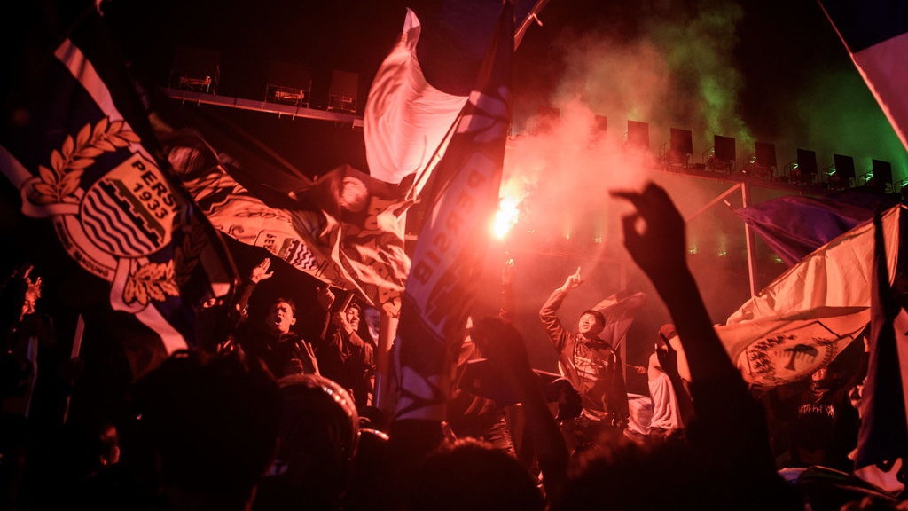 Laga Persib Bandung: 6 Ribu Polisi Amankan Pertandingan & Konvoi Laga Persib Bandung: 6 Ribu Polisi Amankan Pertandingan & Konvoi