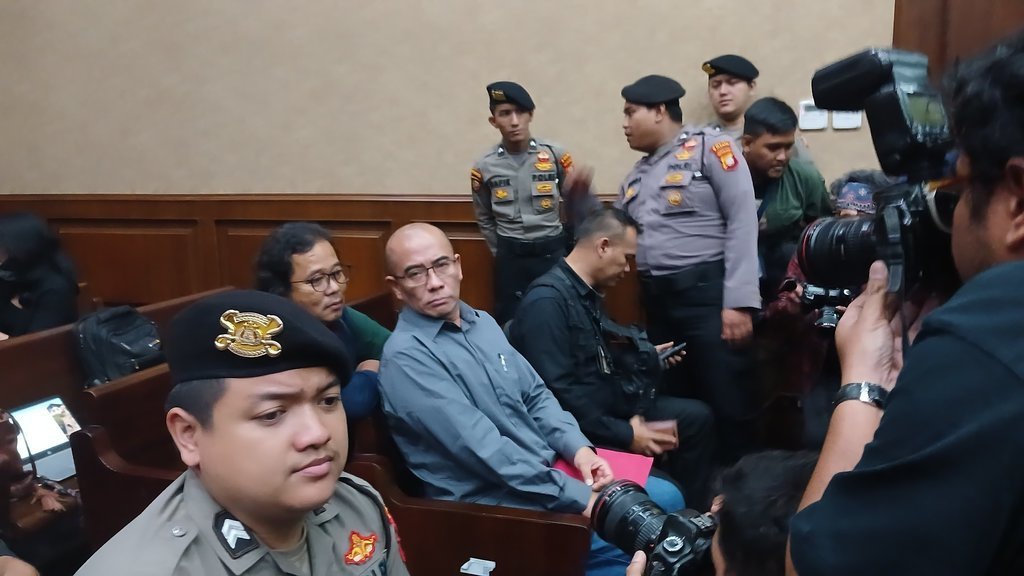 Hasyim Asy'ari Sebut Hasto Jalankan Keputusan Partai Terkait PAW Hasyim Asy'ari Sebut Hasto Jalankan Keputusan Partai Terkait PAW