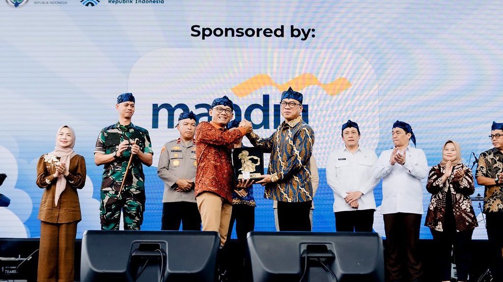Bank Mandiri Gandeng BUMDes & UMKN Dorong Inklusi Keuangan Desa Bank Mandiri Gandeng BUMDes & UMKN Dorong Inklusi Keuangan Desa