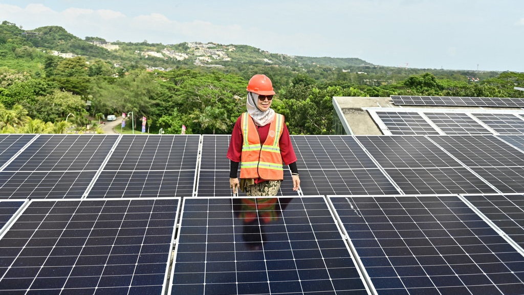 Mampukah Bali Memenuhi Target PLTS Kapasitas 500 MW pada 2029? Mampukah Bali Memenuhi Target PLTS Kapasitas 500 MW pada 2029?