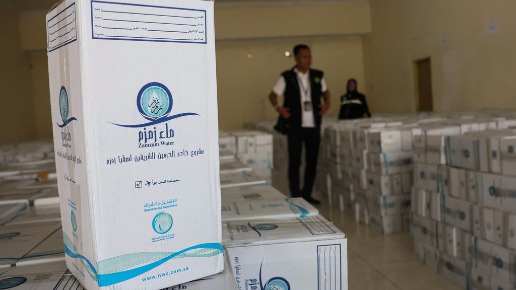 Harga Air Zam Zam di Bandara Jeddah dan Cara Membelinya Harga Air Zam Zam di Bandara Jeddah dan Cara Membelinya
