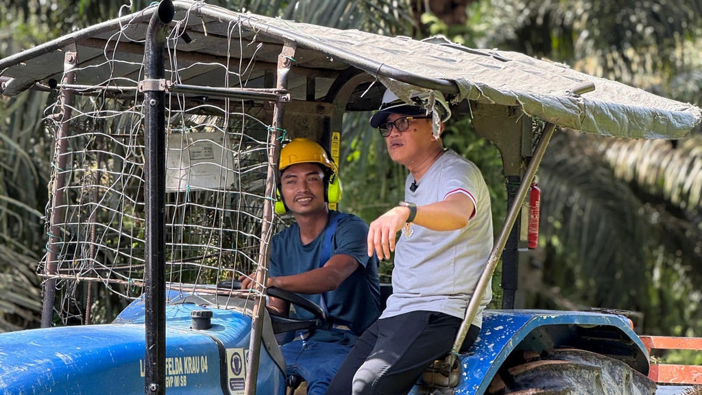 Menteri Karding Kunjungi Kebun Sawit Malaysia, Temui & Sapa PMI Menteri Karding Kunjungi Kebun Sawit Malaysia, Temui & Sapa PMI