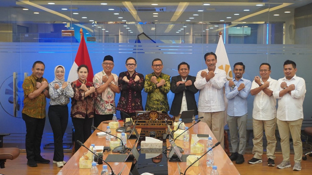 Menteri Karding Dorong Pekerja Migran Indonesia Kuliah Online Menteri Karding Dorong Pekerja Migran Indonesia Kuliah Online