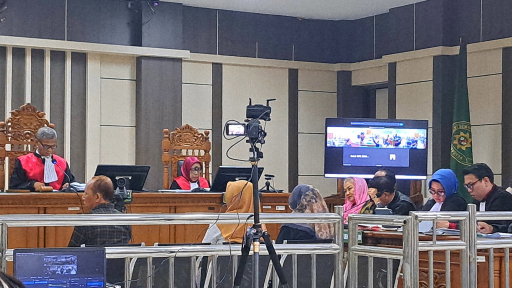 Saksi Cabut Keterangan Gapensi Danai Pengecatan Kampung Pelangi Saksi Cabut Keterangan Gapensi Danai Pengecatan Kampung Pelangi
