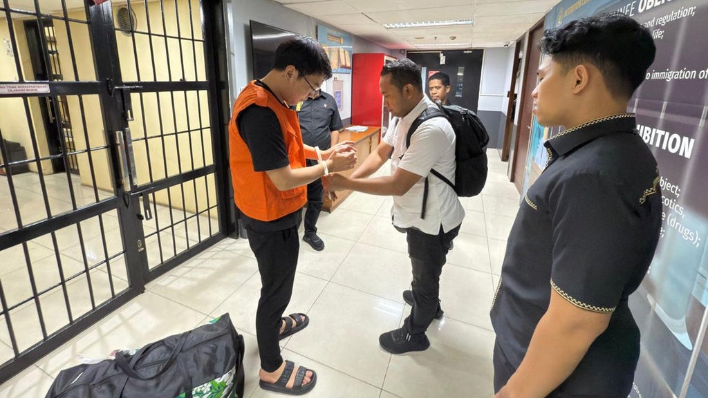 Imigrasi Tangkap WN RRC Terkait Kasus Penyelundupan Manusia Imigrasi Tangkap WN RRC Terkait Kasus Penyelundupan Manusia