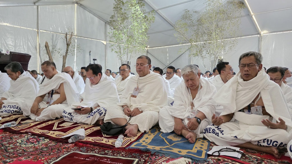 Cucun: Wukuf Momentum Kesalehan Sosial dan Spiritual Cucun: Wukuf Momentum Kesalehan Sosial dan Spiritual