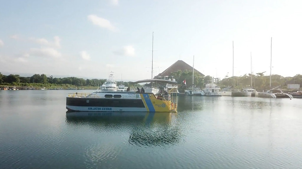 Hanya Rp79 Ribu, Nikmati Pantai Banyuwangi dengan Kapal Listrik Hanya Rp79 Ribu, Nikmati Pantai Banyuwangi dengan Kapal Listrik
