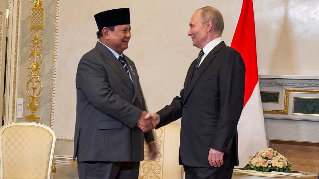Putin Minta Prabowo Kembangkan Organisasi BRICS Putin Minta Prabowo Kembangkan Organisasi BRICS