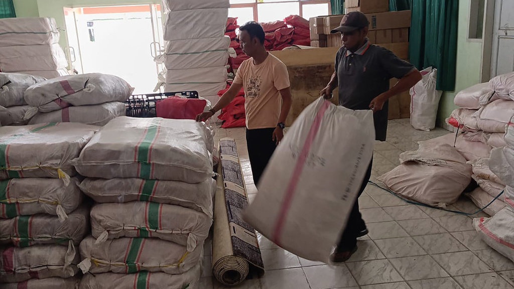 Kemensos Kirim Bantuan untuk Korban Banjir di Parigi Moutong Kemensos Kirim Bantuan untuk Korban Banjir di Parigi Moutong