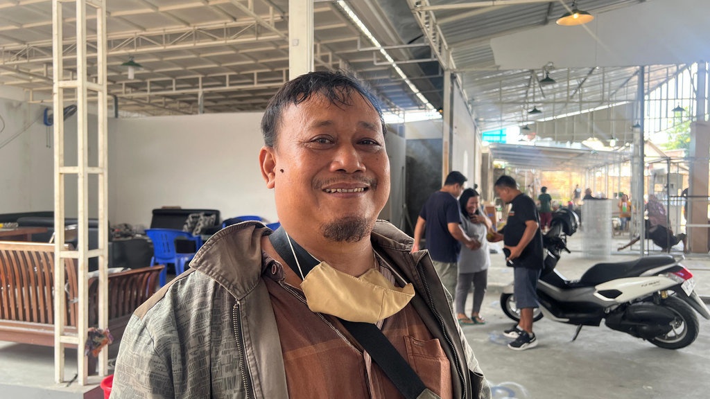 Pedagang TKP ABA Pakai Dana Pribadi Bangun Kios Relokasi Pedagang TKP ABA Pakai Dana Pribadi Bangun Kios Relokasi