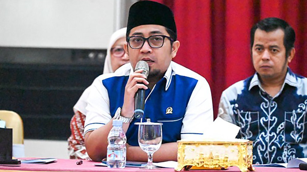 Anggota Komisi II DPR Kritik MK Jadi Lembaga Ketiga Pembentuk UU Anggota Komisi II DPR Kritik MK Jadi Lembaga Ketiga Pembentuk UU
