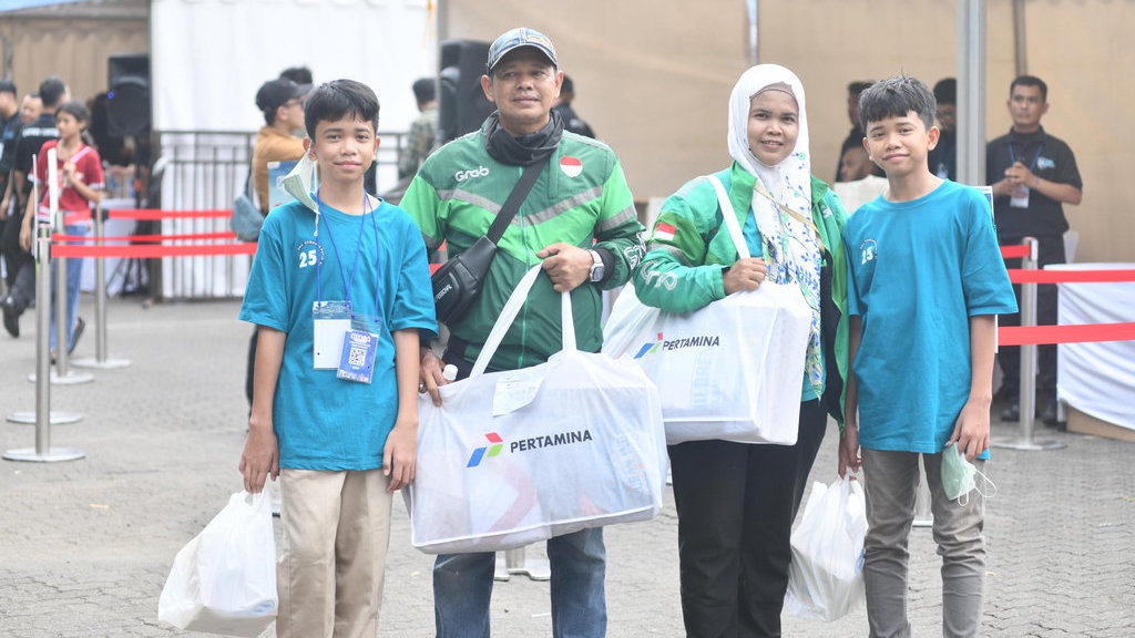 Beri Bantuan Alat Sekolah ke Anak Ojek, Pertamina Libatkan UMKM Beri Bantuan Alat Sekolah ke Anak Ojek, Pertamina Libatkan UMKM