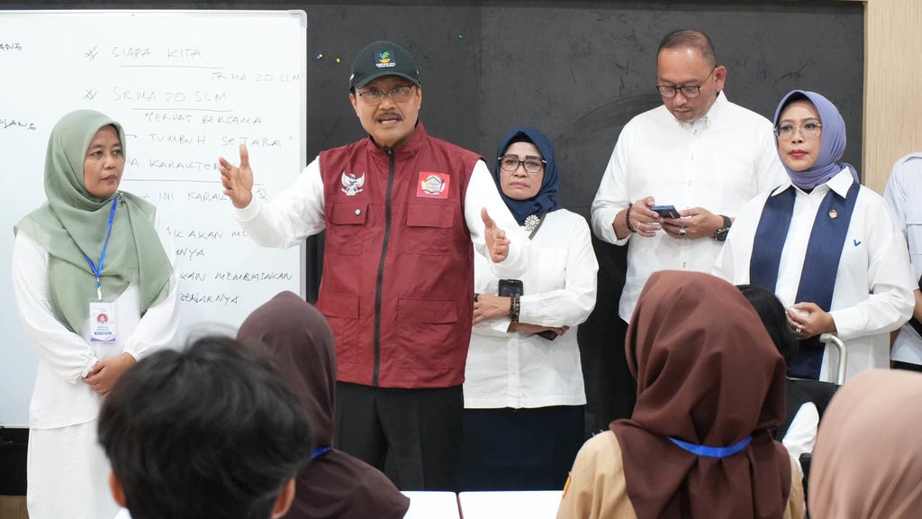Gus Ipul Kunjungi Sekolah Rakyat di Yogyakarta Gus Ipul Kunjungi Sekolah Rakyat di Yogyakarta