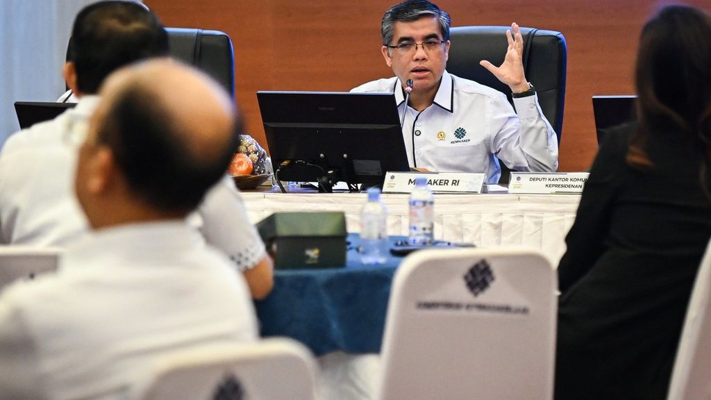 Menaker Pastikan Formula Baru Tak Bikin UMP Turun di Daerah Menaker Pastikan Formula Baru Tak Bikin UMP Turun di Daerah