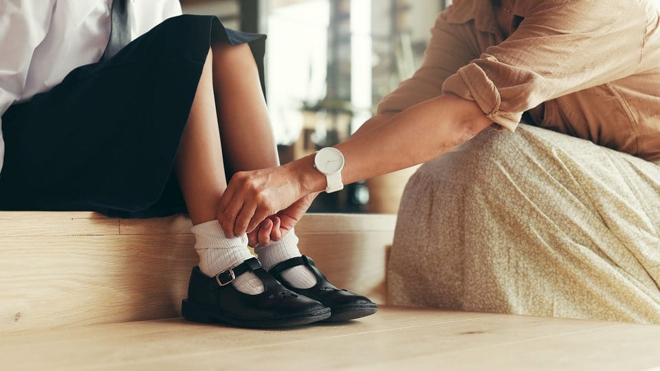 Rekomendasi Sepatu Sekolah Hitam Terbaik 2025 yang Nyaman & Awet Rekomendasi Sepatu Sekolah Hitam Terbaik 2025 yang Nyaman & Awet