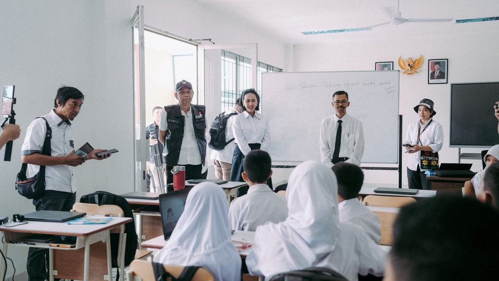 Wamen P2MI Apresiasi Semangat Belajar Siswa Sekolah Rakyat Wamen P2MI Apresiasi Semangat Belajar Siswa Sekolah Rakyat