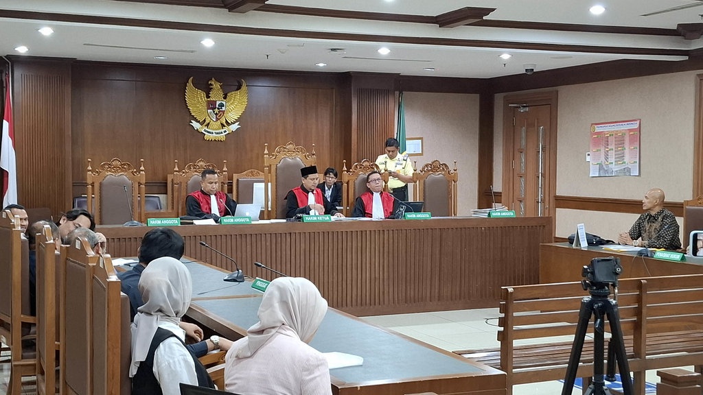 Sidang Gugatan Paiman vs Roy Suryo Cs soal Ijazah Jokowi Ditunda Sidang Gugatan Paiman vs Roy Suryo Cs soal Ijazah Jokowi Ditunda