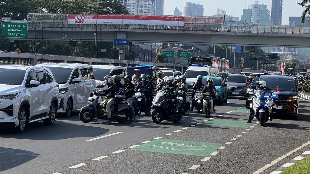 Arus Lalin Disetop saat Prabowo Masuk ke Area Sidang Tahunan MPR Arus Lalin Disetop saat Prabowo Masuk ke Area Sidang Tahunan MPR