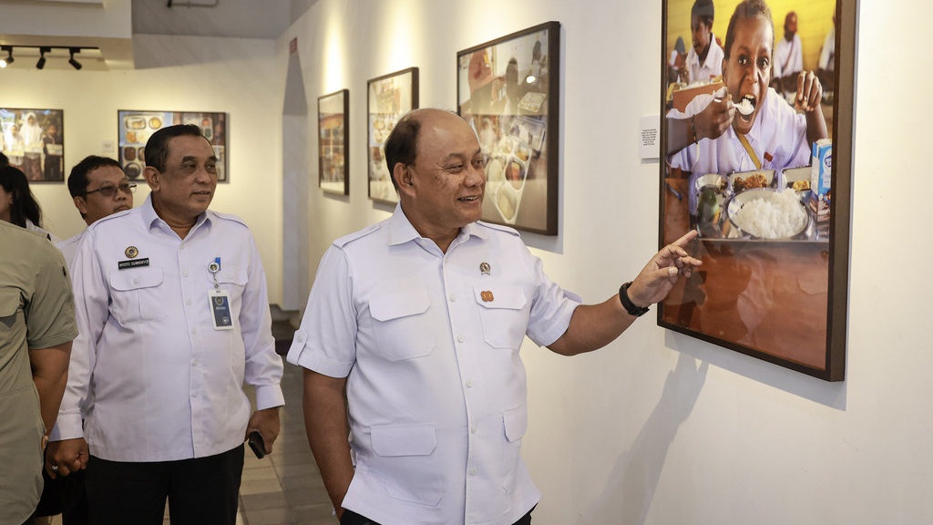 Kepala BGN Bantah Larang Warga Unggah Foto Menu MBG ke Medsos Kepala BGN Bantah Larang Warga Unggah Foto Menu MBG ke Medsos