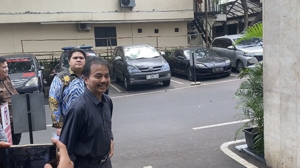 Siapa Diana Murni & Kenapa Ribut dengan Roy Suryo? Siapa Diana Murni & Kenapa Ribut dengan Roy Suryo?
