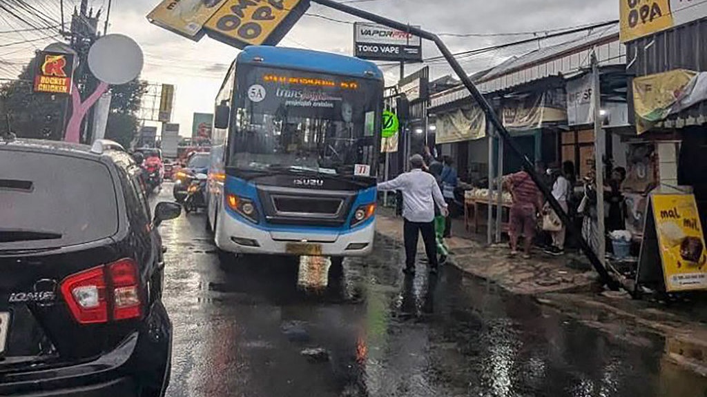 Cuaca Ekstrem Landa Jogja, 90 Rumah Tergenang & 2 Pohon Tumbang Cuaca Ekstrem Landa Jogja, 90 Rumah Tergenang & 2 Pohon Tumbang