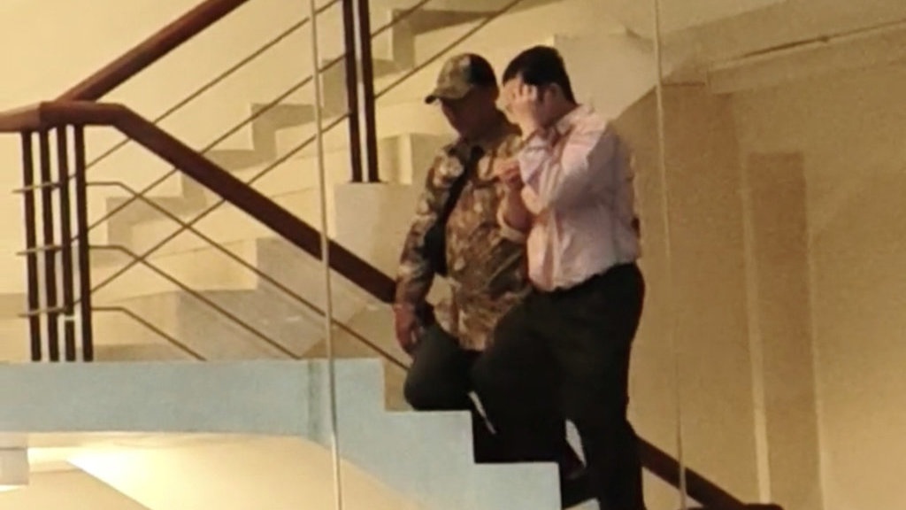 Tangan Diborgol, Rudy Ong Tiba di KPK usai Dijemput Paksa Tangan Diborgol, Rudy Ong Tiba di KPK usai Dijemput Paksa