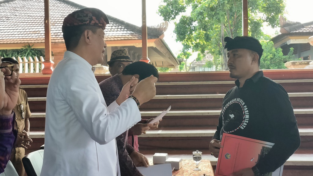 Driver Pariwisata Geruduk DPRD Bali Lagi, Tagih Janji Perda ASK Driver Pariwisata Geruduk DPRD Bali Lagi, Tagih Janji Perda ASK