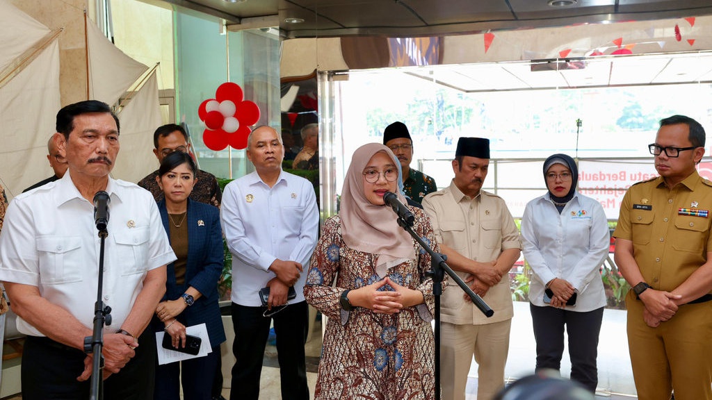 Bupati Banyuwangi dan 4 Menteri Finalisasi Digitalisasi Bansos Bupati Banyuwangi dan 4 Menteri Finalisasi Digitalisasi Bansos