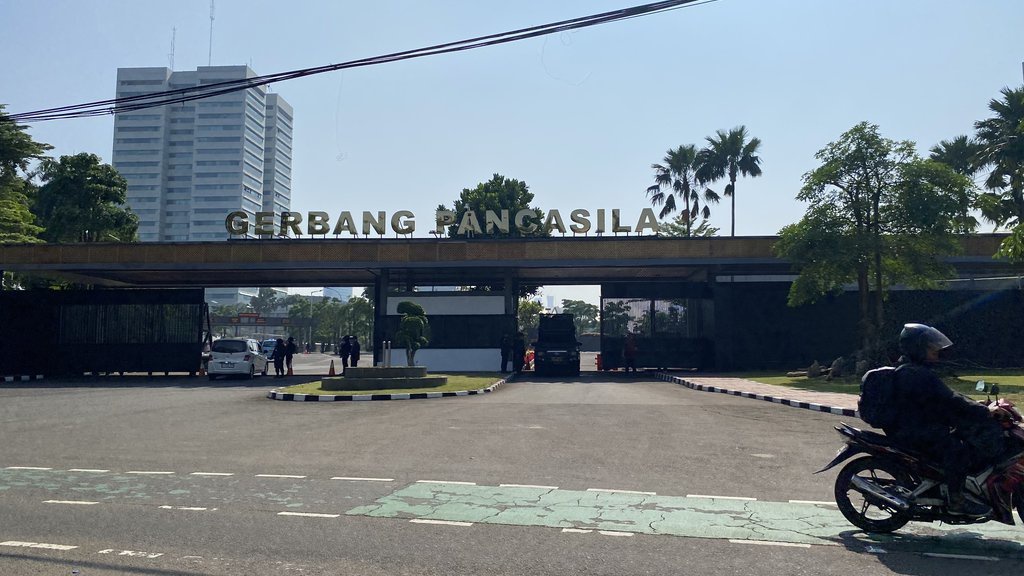 Situasi Terkini di Sekitar Gedung DPR Usai Demo Ricuh Situasi Terkini di Sekitar Gedung DPR Usai Demo Ricuh