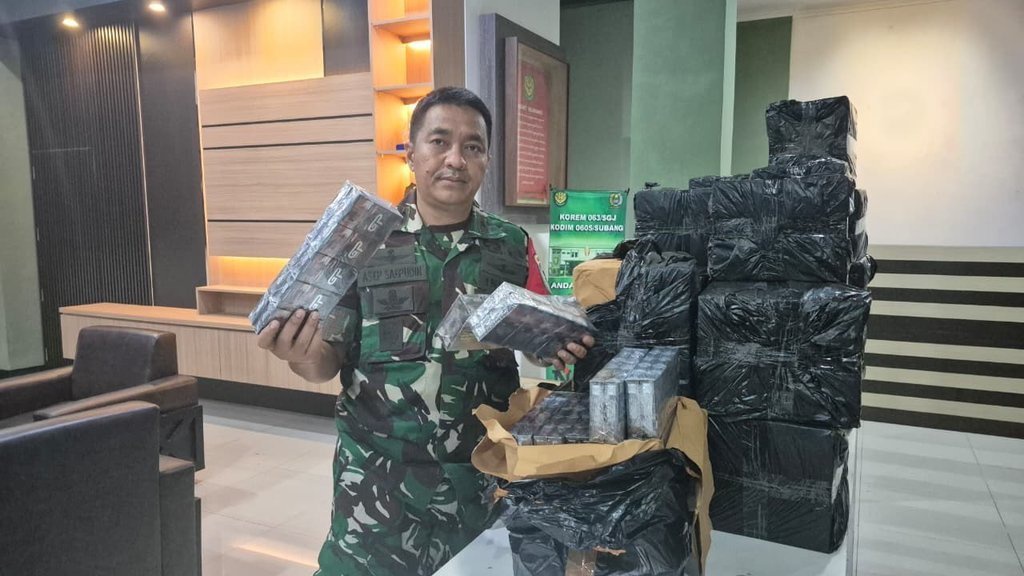 Kodim Subang Bongkar Penyelundupan 100 Ribu Bungkus Rokok Ilegal Kodim Subang Bongkar Penyelundupan 100 Ribu Bungkus Rokok Ilegal