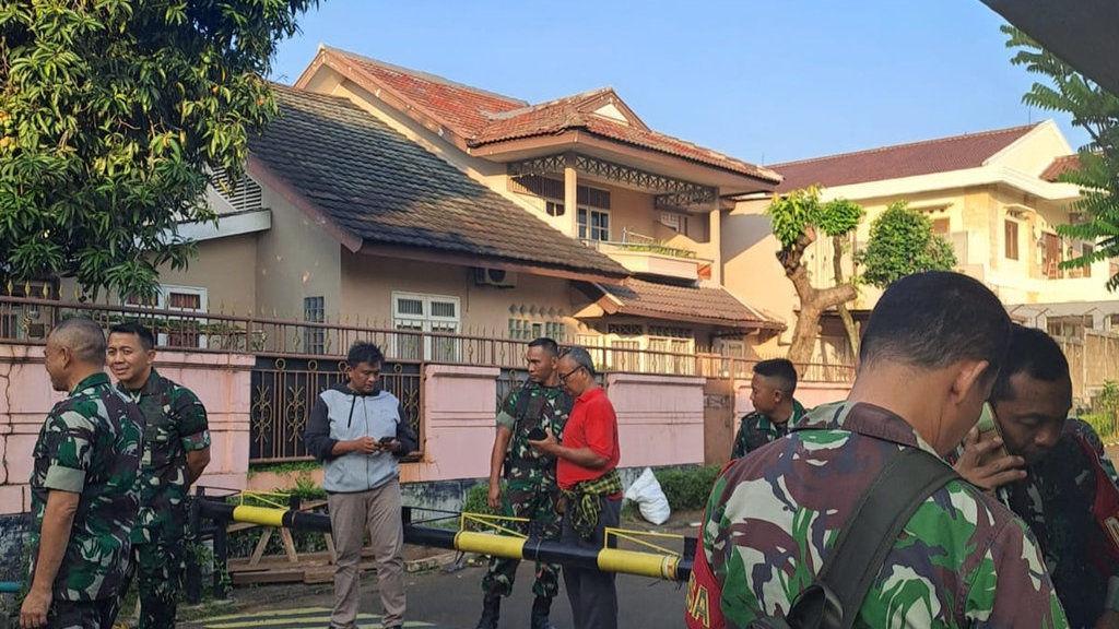 Rumah Pribadi Sri Mulyani Sempat Dijarah, Kini Dijaga Ketat TNI Rumah Pribadi Sri Mulyani Sempat Dijarah, Kini Dijaga Ketat TNI