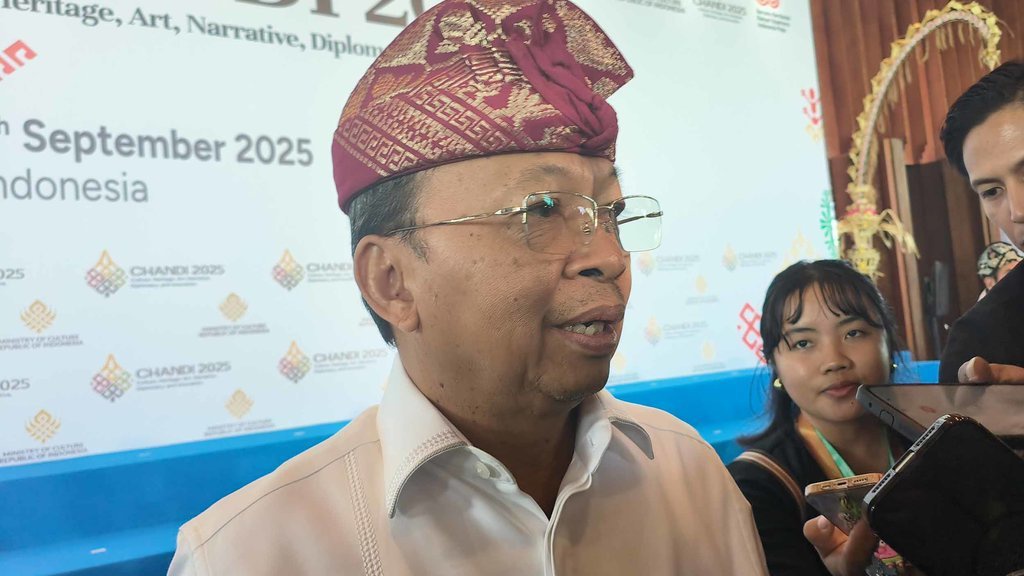 Koster Pastikan Pejabat Bali Tak ke Luar Negeri, Kecuali Berobat Koster Pastikan Pejabat Bali Tak ke Luar Negeri, Kecuali Berobat