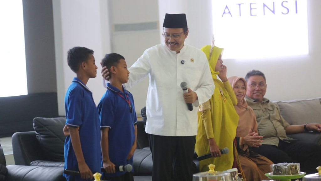 Mensos Gus Ipul Apresiasi Perkembangan Sekolah Rakyat Makassar Mensos Gus Ipul Apresiasi Perkembangan Sekolah Rakyat Makassar