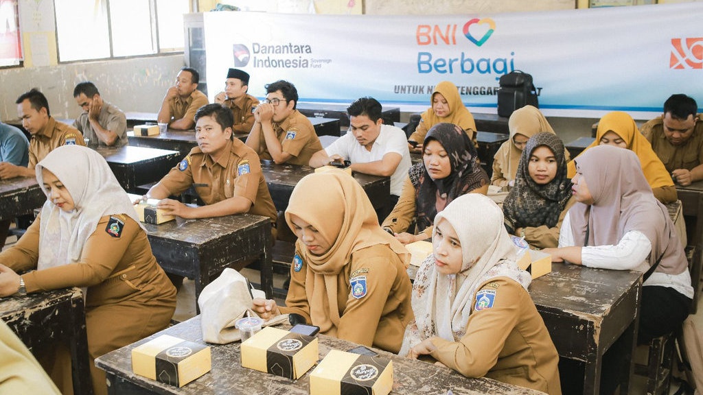 BNI Gelar Program Tingkatkan Mutu Pendidikan bagi Guru-Siswa NTB BNI Gelar Program Tingkatkan Mutu Pendidikan bagi Guru-Siswa NTB