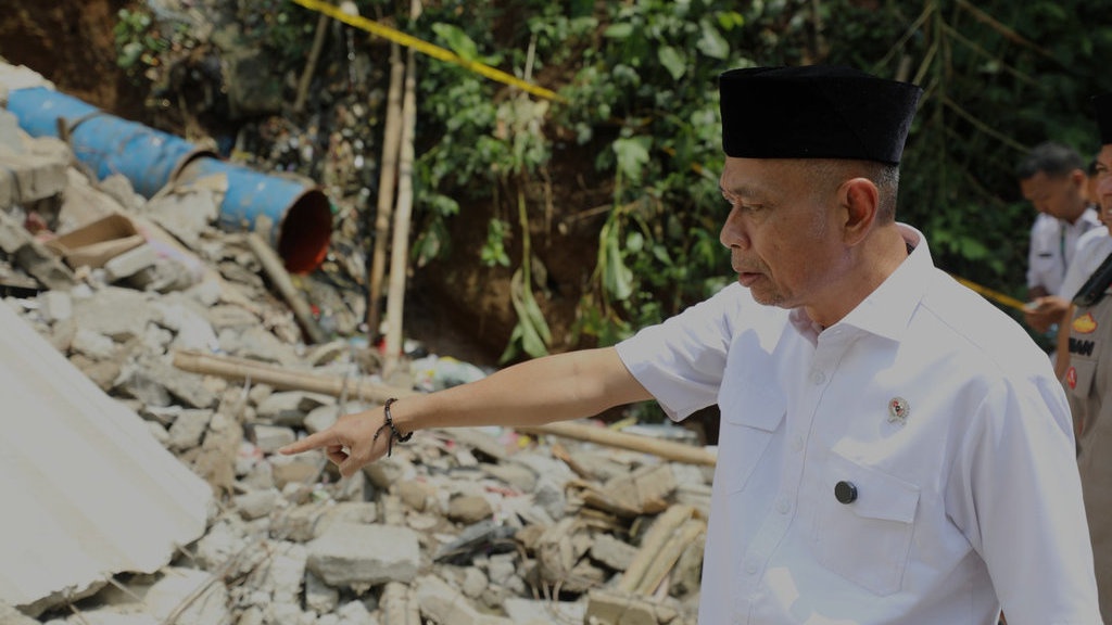 Wamensos Serahkan Santunan Korban Gedung Majelis Taklim Ambruk Wamensos Serahkan Santunan Korban Gedung Majelis Taklim Ambruk