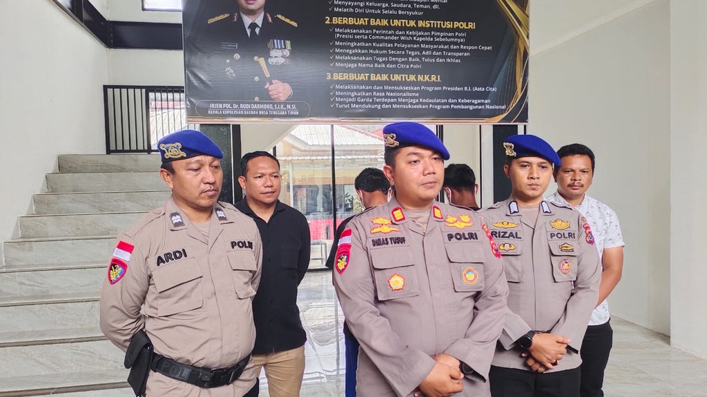 Kapal Yacht Turis Perairan Komodo Kemalingan, 2 Pemuda Ditangkap Kapal Yacht Turis Perairan Komodo Kemalingan, 2 Pemuda Ditangkap
