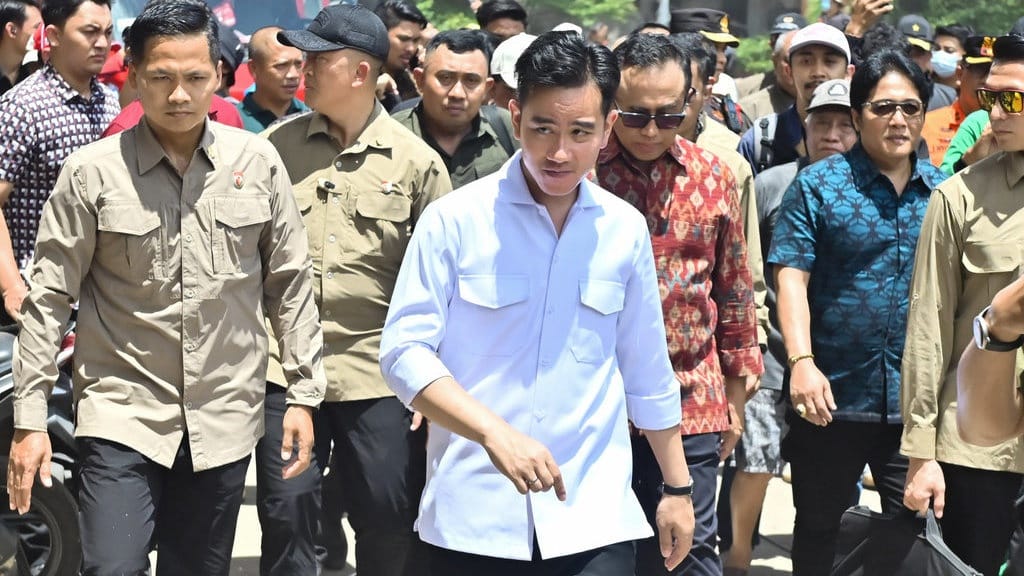 Gibran Hormati Keputusan Denny Indrayana Cabut Gugatan di PTUN Gibran Hormati Keputusan Denny Indrayana Cabut Gugatan di PTUN