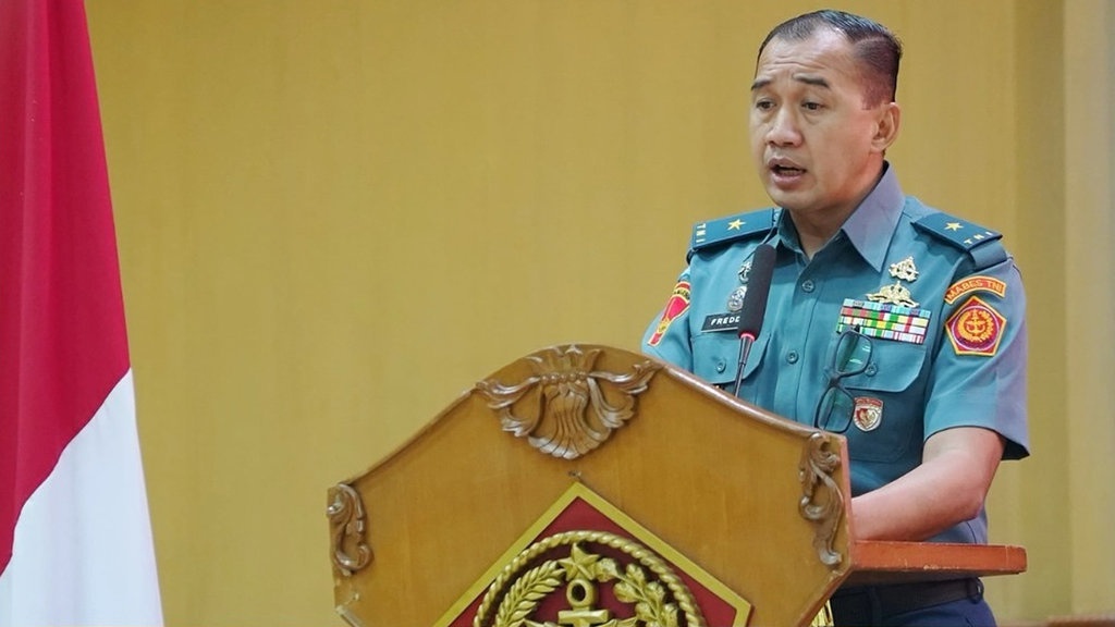 TNI Selidiki Mobil Pelat Dinas Lewat Jalur Layang TJ Koridor 13 TNI Selidiki Mobil Pelat Dinas Lewat Jalur Layang TJ Koridor 13