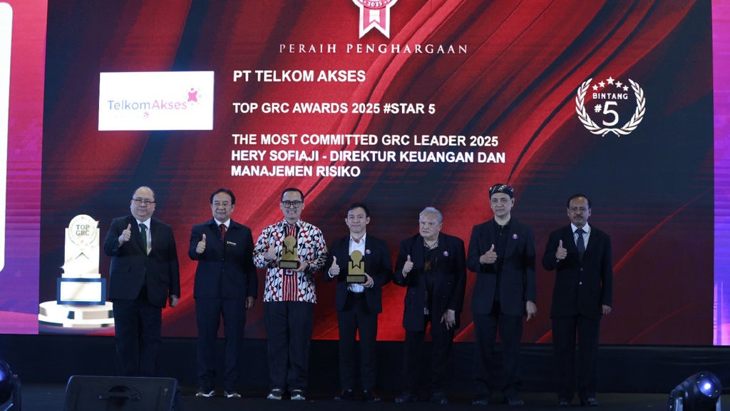 Telkom Akses Raih Penghargaan 5-STAR di TOP GRC Award 2025 Telkom Akses Raih Penghargaan 5-STAR di TOP GRC Award 2025