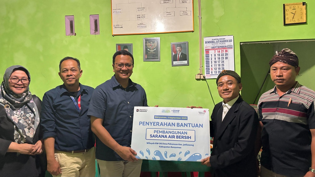 Telkom Bangun Sarana Air Bersih untuk Masyarakat Adat Bonokeling Telkom Bangun Sarana Air Bersih untuk Masyarakat Adat Bonokeling